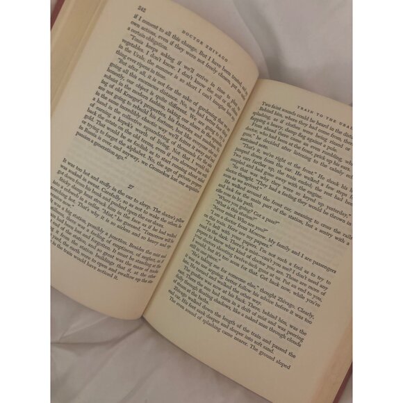 Doctor Zhivago — First American Edition, Pantheon, 1958 (No Dust Jacket) Vintage - Picture 9 of 16